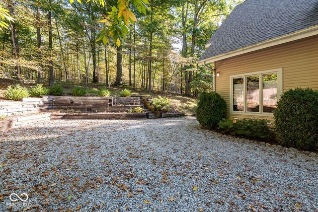 9002 E Agate Avenue, Nashville, IN 47448