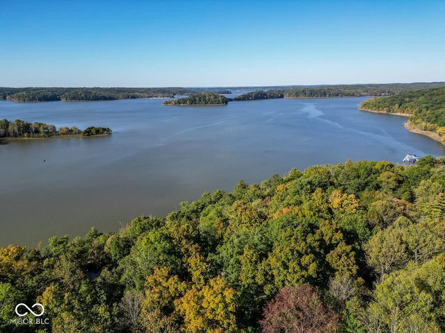 9002 E Agate Avenue, Nashville, IN 47448