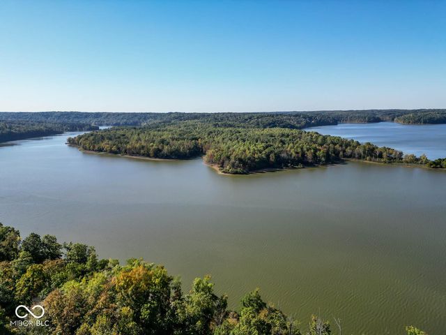 9002 E Agate Avenue, Nashville, IN 47448