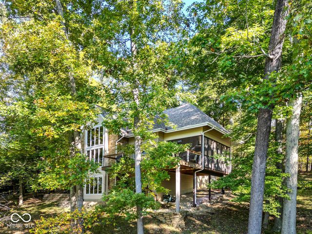 9002 E Agate Avenue, Nashville, IN 47448