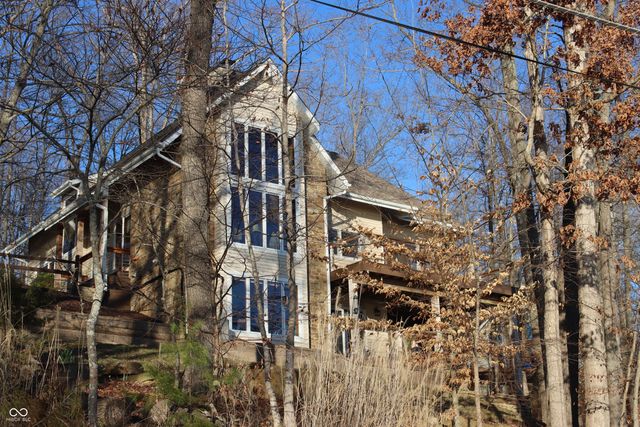 9002 E Agate Avenue, Nashville, IN 47448