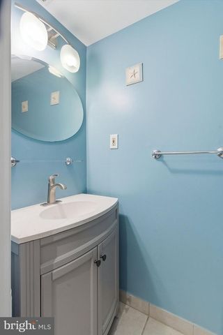 60 HAMPSHIRE DR, Plainsboro, NJ 08536