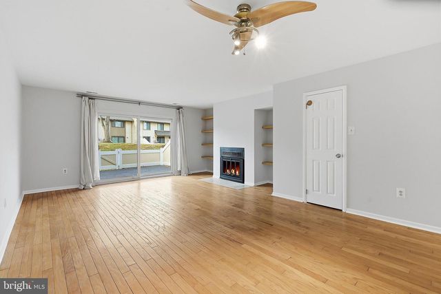 60 HAMPSHIRE DR, Plainsboro, NJ 08536