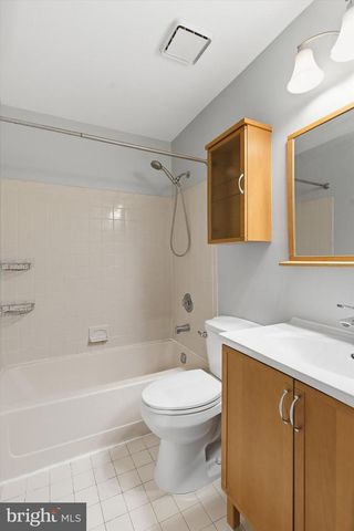 60 HAMPSHIRE DR, Plainsboro, NJ 08536