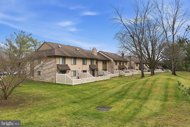 60 HAMPSHIRE DR, Plainsboro, NJ 08536