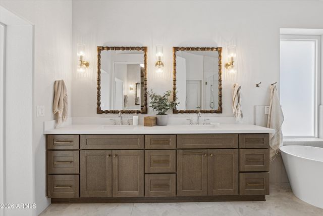 5450 E HELENA Drive, Scottsdale, AZ 85254