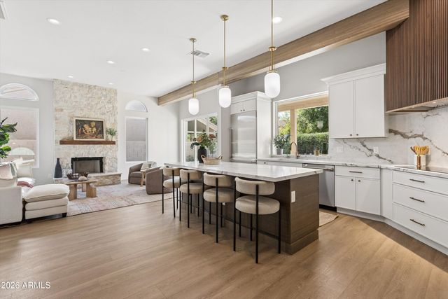 5450 E HELENA Drive, Scottsdale, AZ 85254