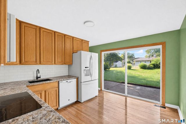 105 Bear Paw Road, Bridgeport, CT 06606