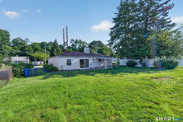 105 Bear Paw Road, Bridgeport, CT 06606