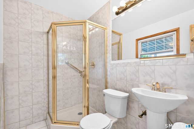 105 Bear Paw Road, Bridgeport, CT 06606