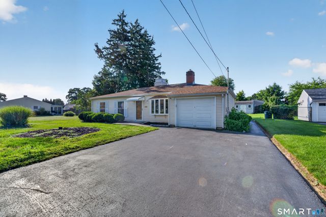 105 Bear Paw Road, Bridgeport, CT 06606
