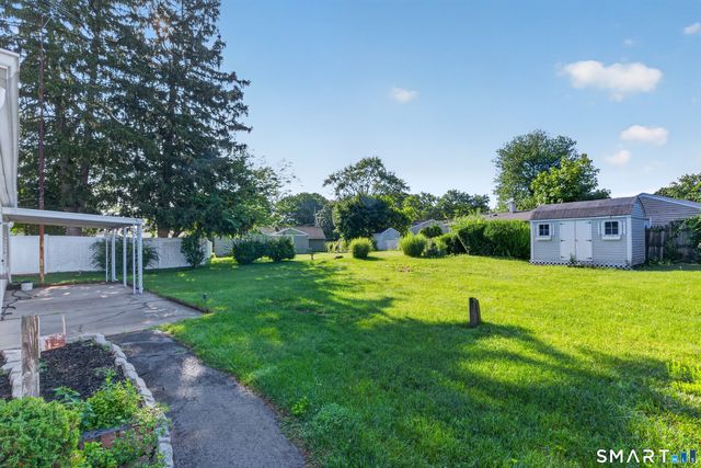 105 Bear Paw Road, Bridgeport, CT 06606