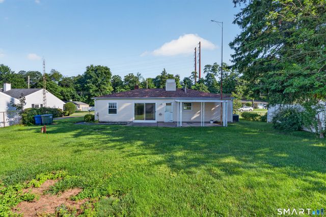105 Bear Paw Road, Bridgeport, CT 06606