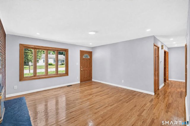 105 Bear Paw Road, Bridgeport, CT 06606