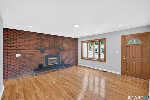 105 Bear Paw Road, Bridgeport, CT 06606