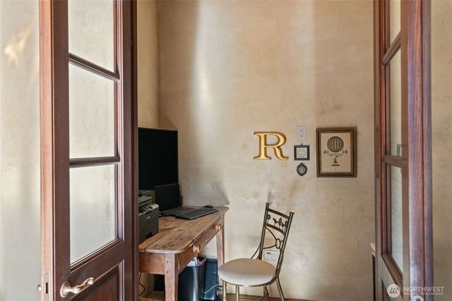 11008 N Deer Drive, Woodway, WA 98020