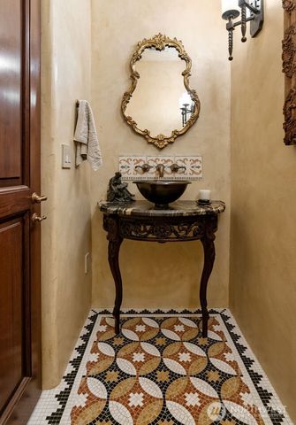 11008 N Deer Drive, Woodway, WA 98020