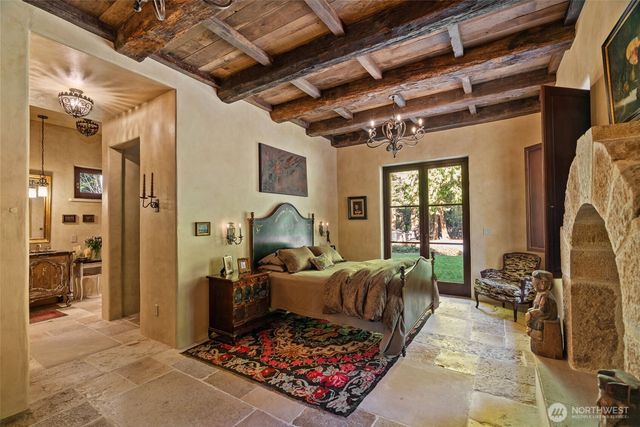 11008 N Deer Drive, Woodway, WA 98020