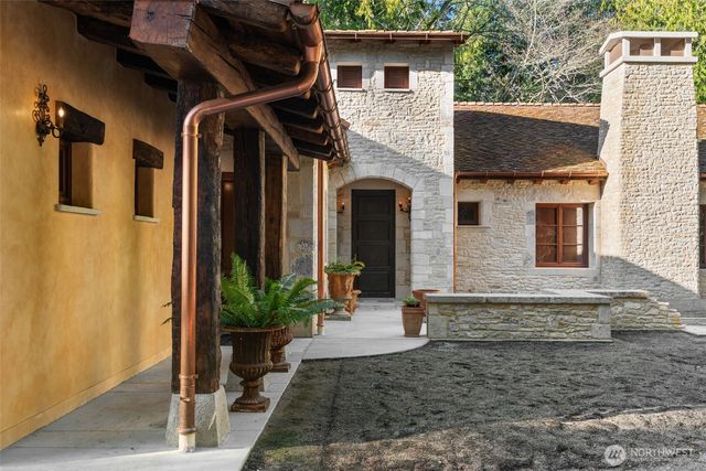 11008 N Deer Drive, Woodway, WA 98020