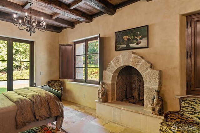 11008 N Deer Drive, Woodway, WA 98020