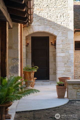 11008 N Deer Drive, Woodway, WA 98020