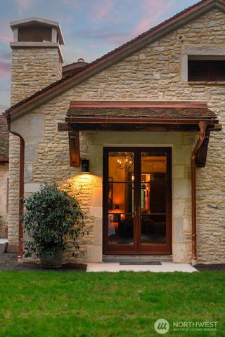 11008 N Deer Drive, Woodway, WA 98020