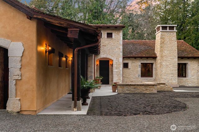 11008 N Deer Drive, Woodway, WA 98020