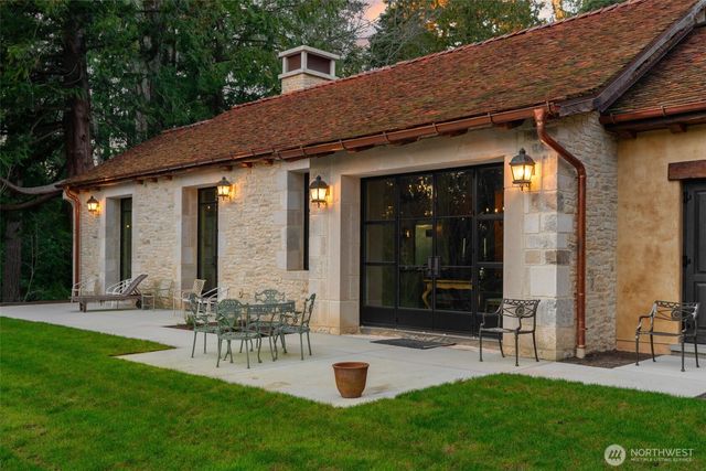 11008 N Deer Drive, Woodway, WA 98020