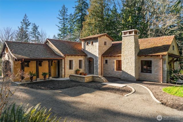 11008 N Deer Drive, Woodway, WA 98020