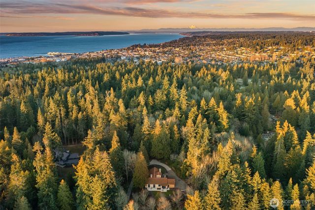 11008 N Deer Drive, Woodway, WA 98020