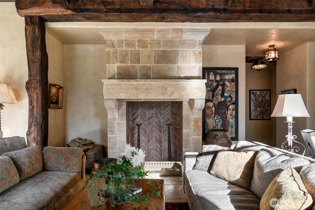 11008 N Deer Drive, Woodway, WA 98020