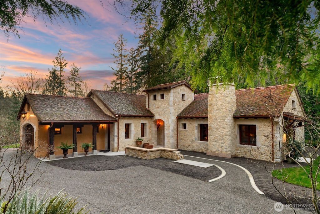 11008 N Deer Drive, Woodway, WA 98020