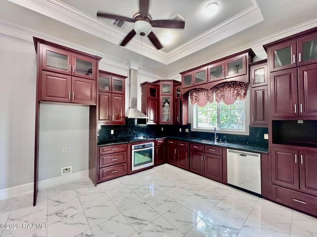 204 Ravine Run Drive, Lafayette, LA 70506