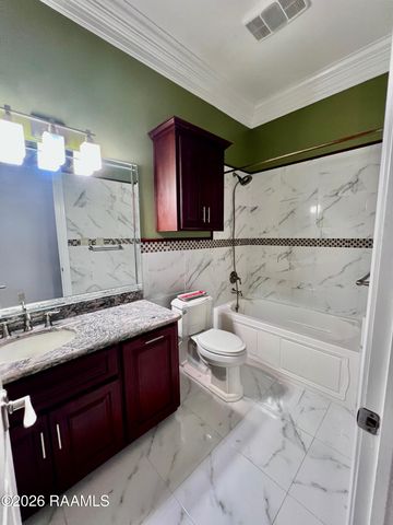 204 Ravine Run Drive, Lafayette, LA 70506