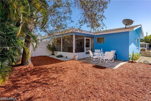 1781 Smugglers CV A, Naples, FL 34112