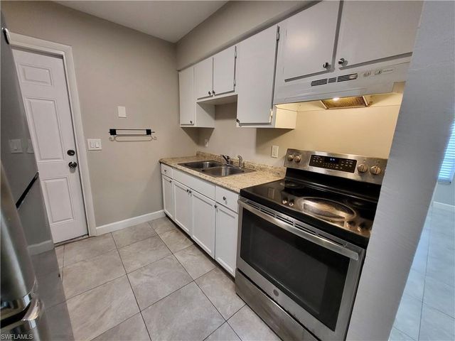 4184 Pine Drop LN, North Fort Myers, FL 33917