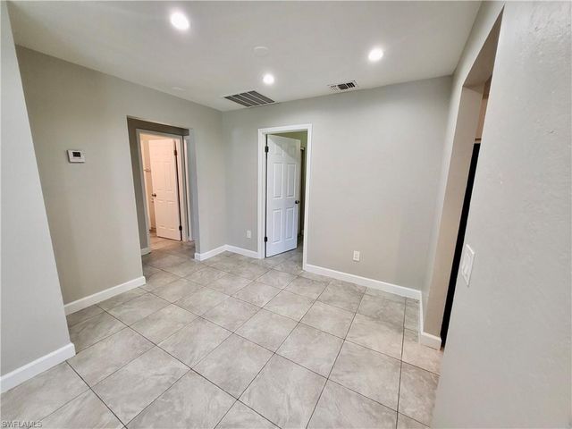 4184 Pine Drop LN, North Fort Myers, FL 33917