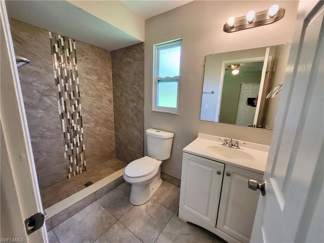 4184 Pine Drop LN, North Fort Myers, FL 33917