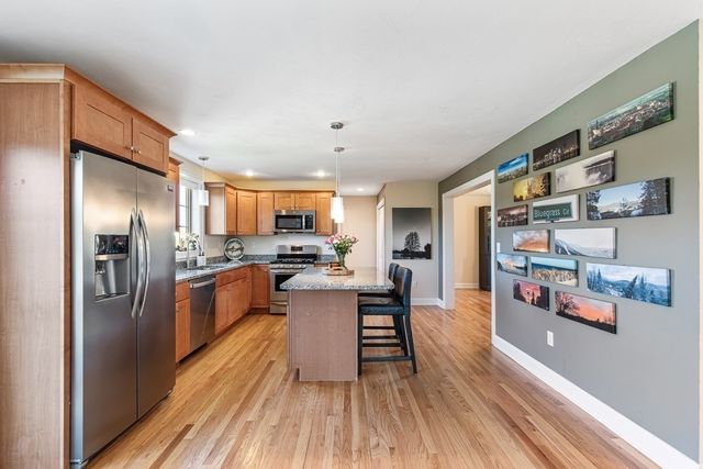 18 Blue Grass Circle, Taunton, MA 02780