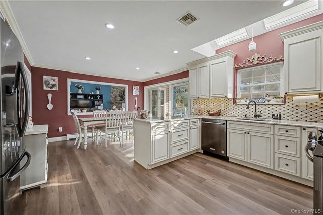 8 Paddock Drive, Fort Salonga, NY 11768