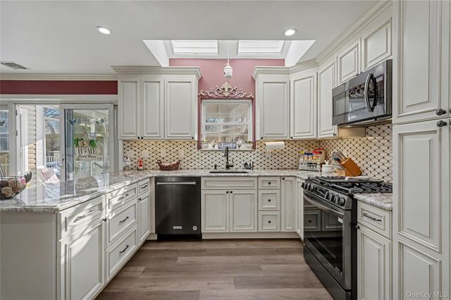 8 Paddock Drive, Fort Salonga, NY 11768