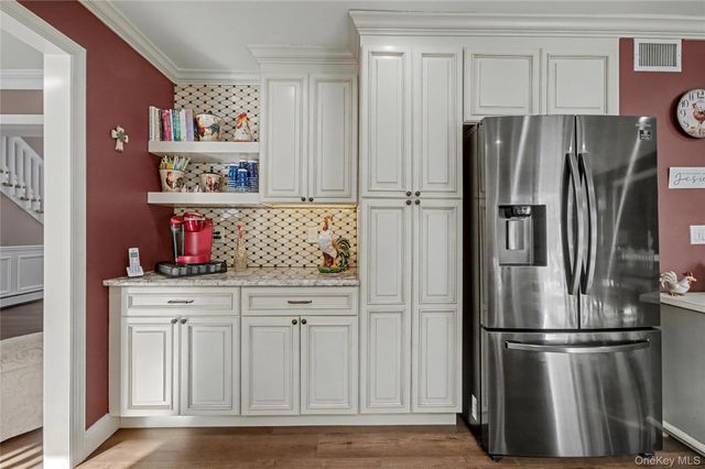 8 Paddock Drive, Fort Salonga, NY 11768