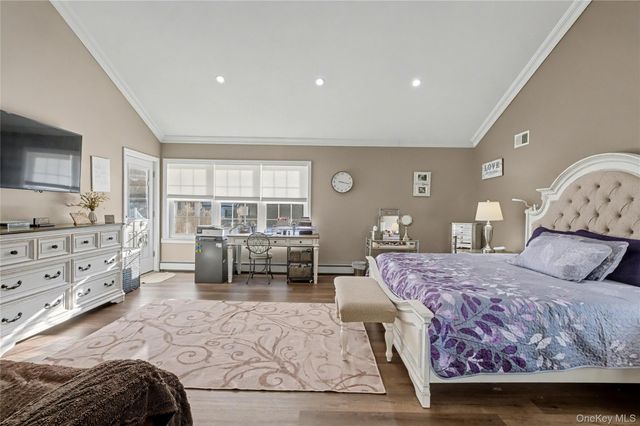 8 Paddock Drive, Fort Salonga, NY 11768