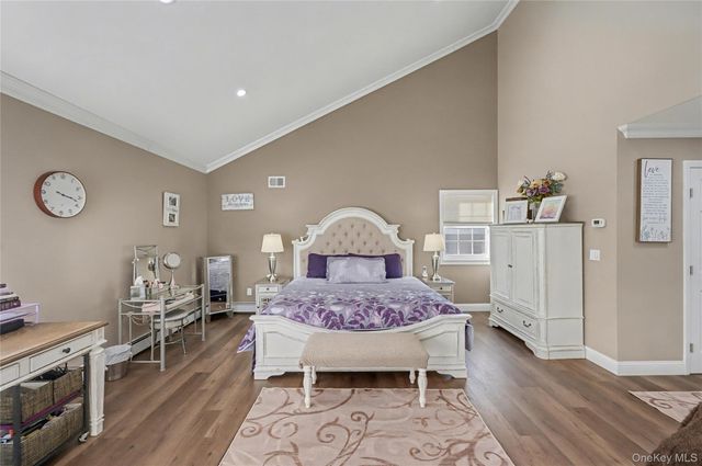 8 Paddock Drive, Fort Salonga, NY 11768