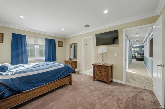 8 Paddock Drive, Fort Salonga, NY 11768