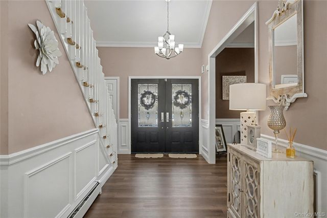 8 Paddock Drive, Fort Salonga, NY 11768