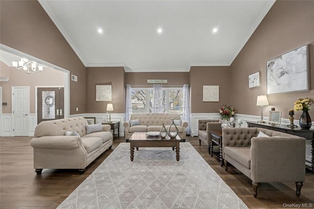 8 Paddock Drive, Fort Salonga, NY 11768