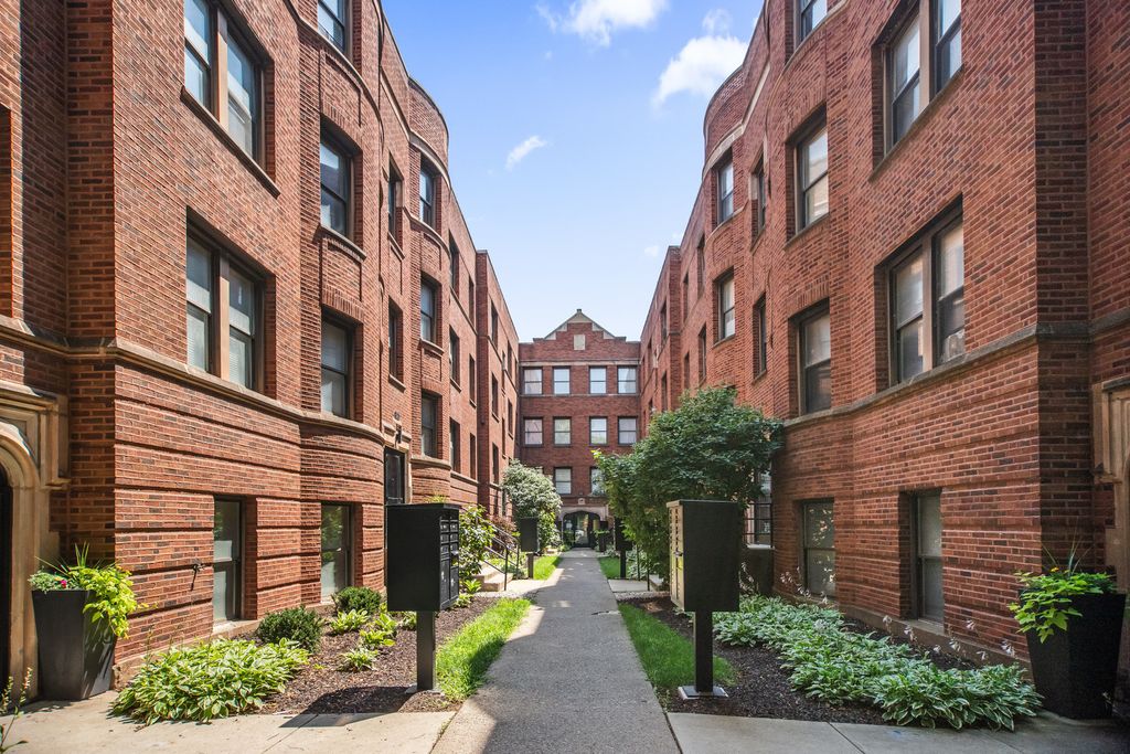 4523.5 S Drexel Boulevard 3W, Chicago, IL 60653