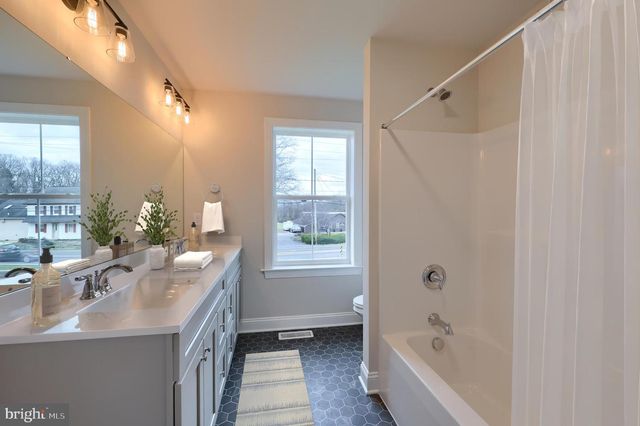 7393 YELLOW CHURCH RD, Seven Valleys, PA 17360