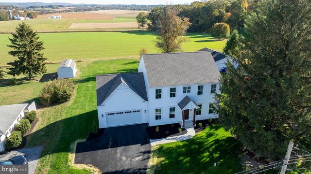 7393 YELLOW CHURCH RD, Seven Valleys, PA 17360